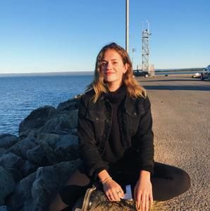 Meet your Posher, Léa